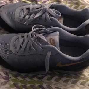 Ladies Nike Air size 8.5